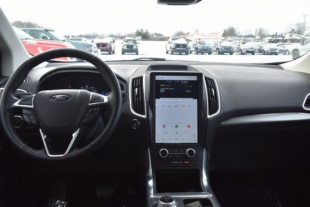 Used 2024 Ford Edge Titanium image 37