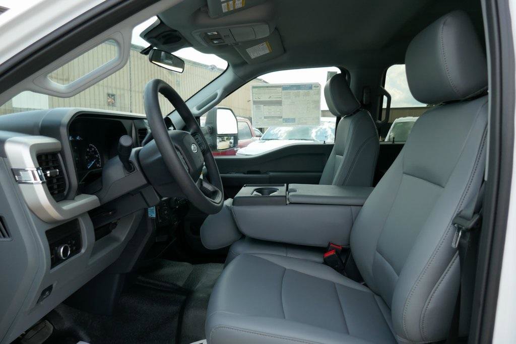 New 2025 Ford F250 XL w/ XL Off-Road Package image 14