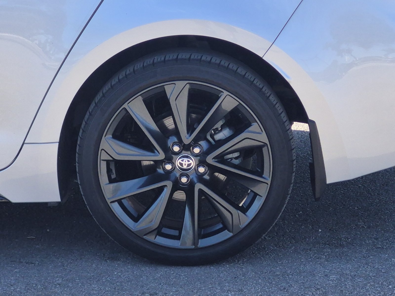 Used 2024 Toyota Corolla SE w/ SE Premium Package FWD image 23