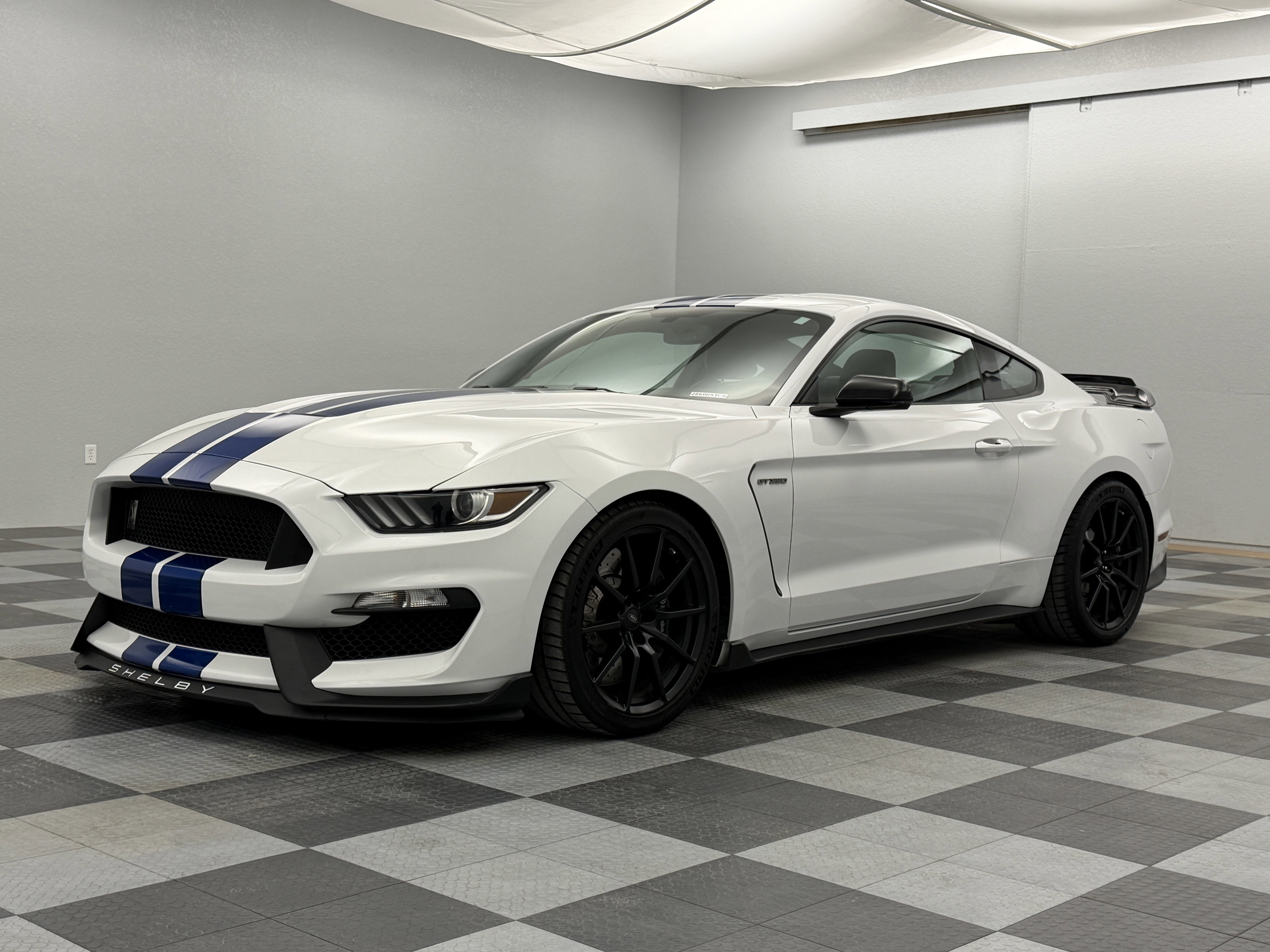 Used 2017 Ford Mustang Shelby GT350 image 8