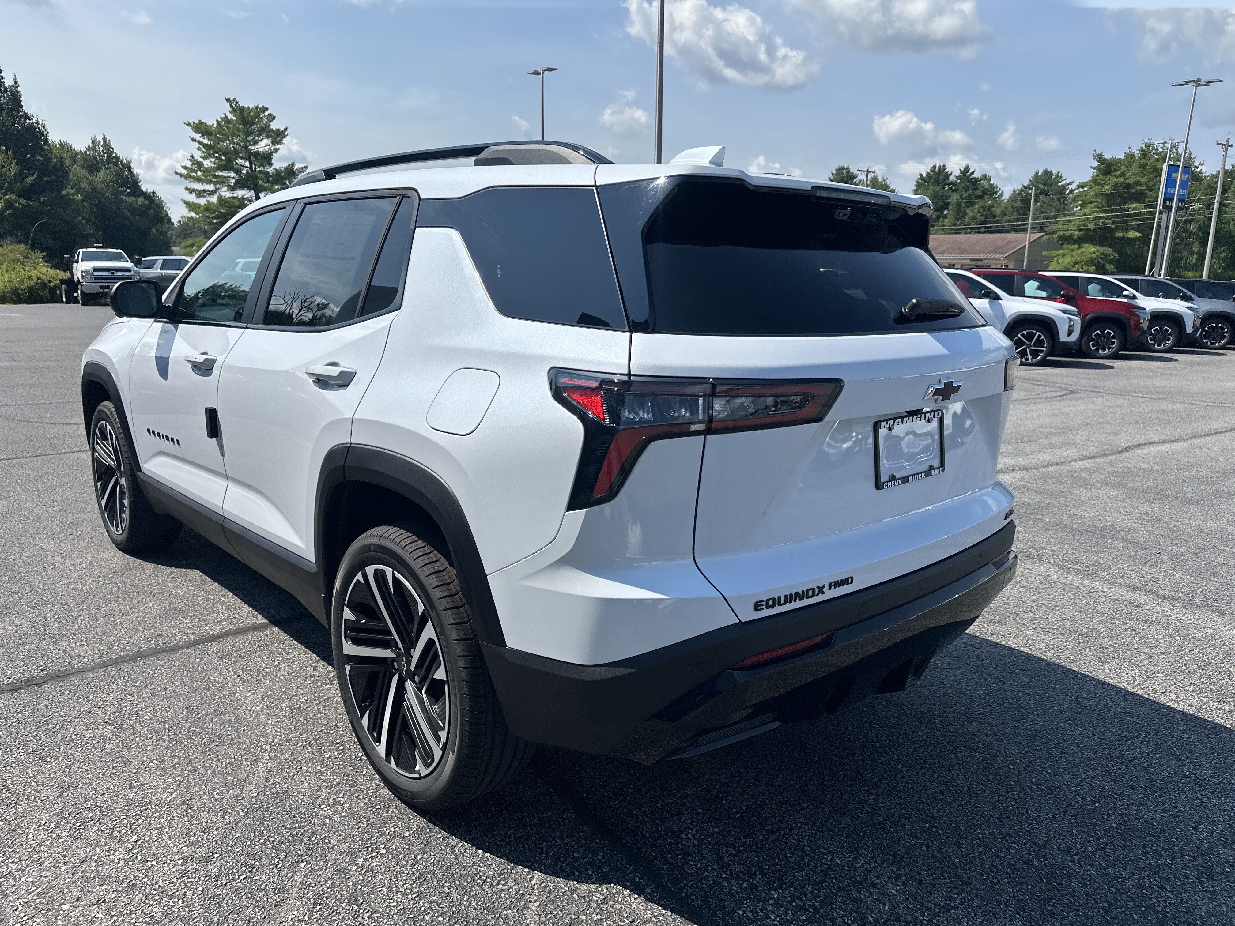 New 2027 Chevrolet Equinox RS w/ Safety and Technology Package AWD/4WD image 4