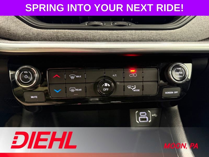 Used 2023 Jeep Compass Latitude image 30