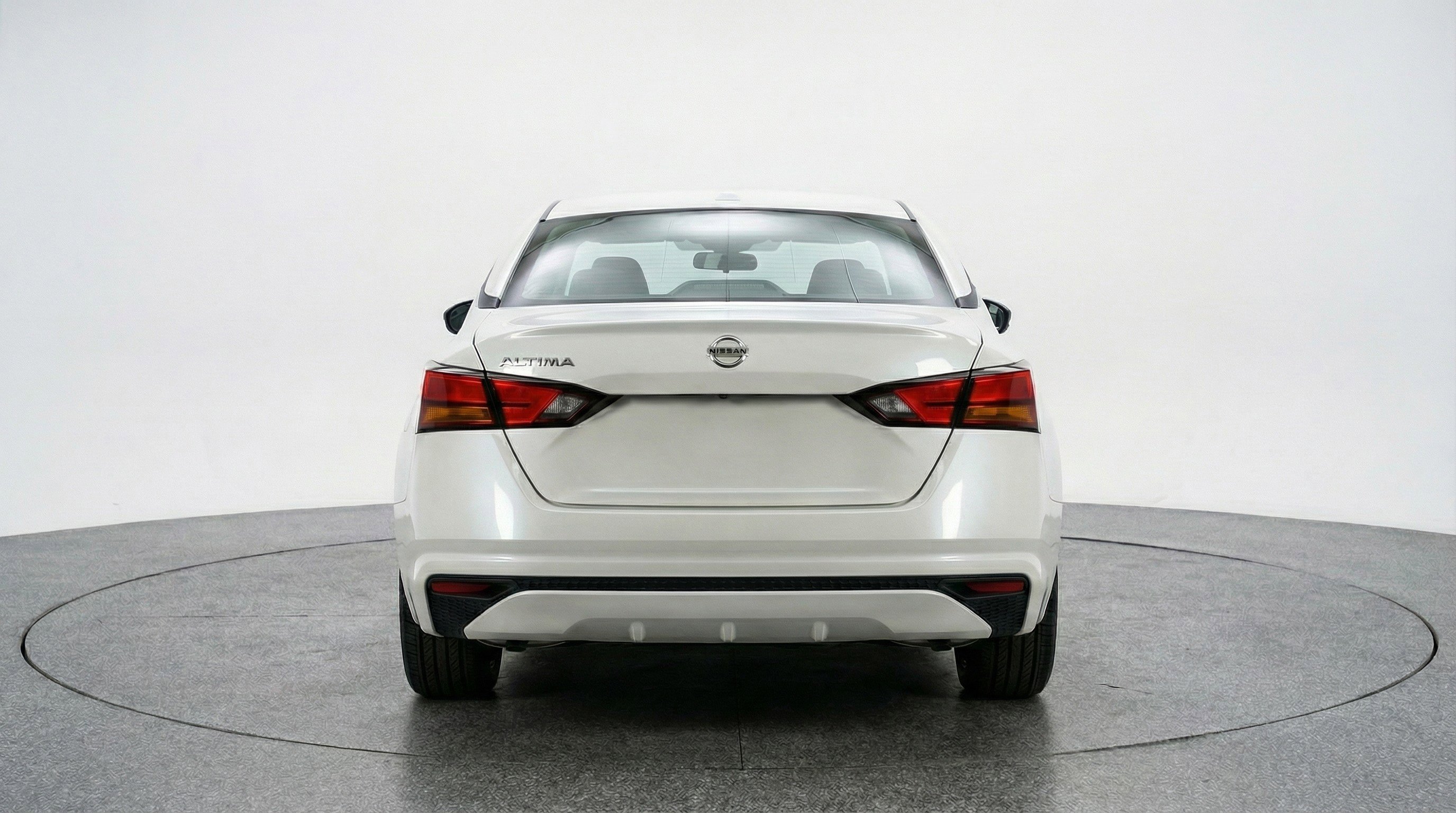 Used 2025 Nissan Altima 2.5 SV FWD image 7