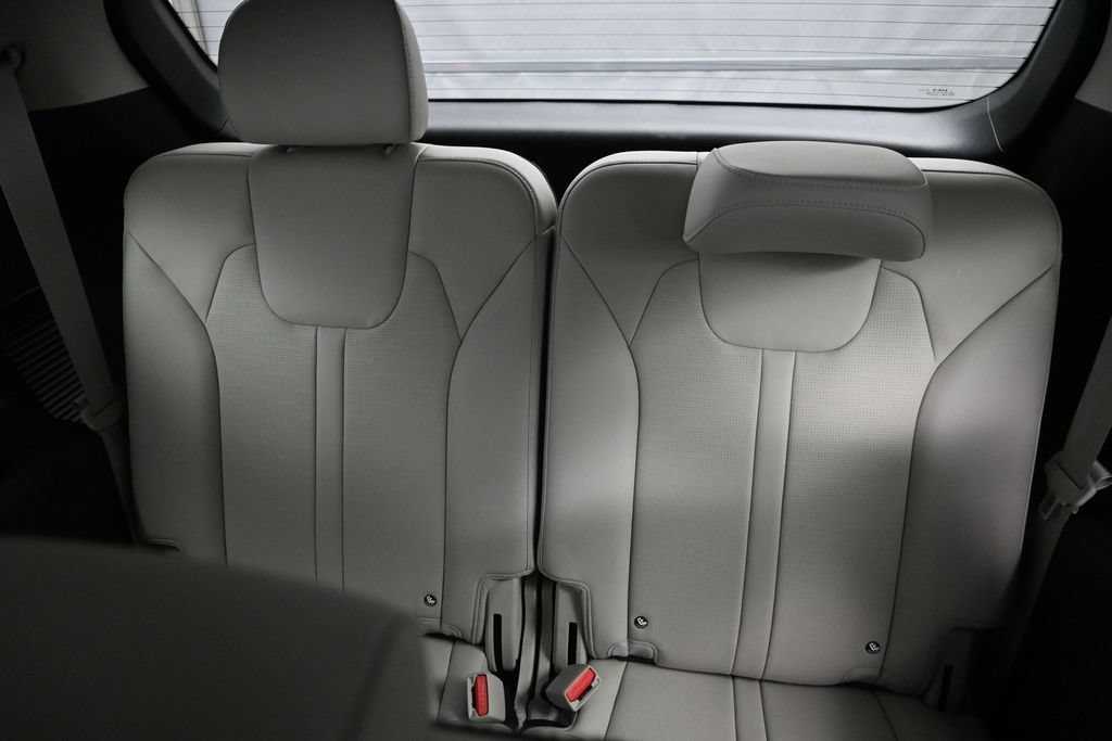 Certified 2025 Kia Sorento S w/ Panoramic Sunroof Package FWD image 32