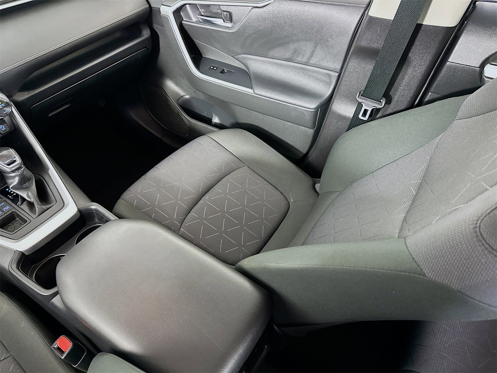 Certified 2020 Toyota RAV4 XLE image 23