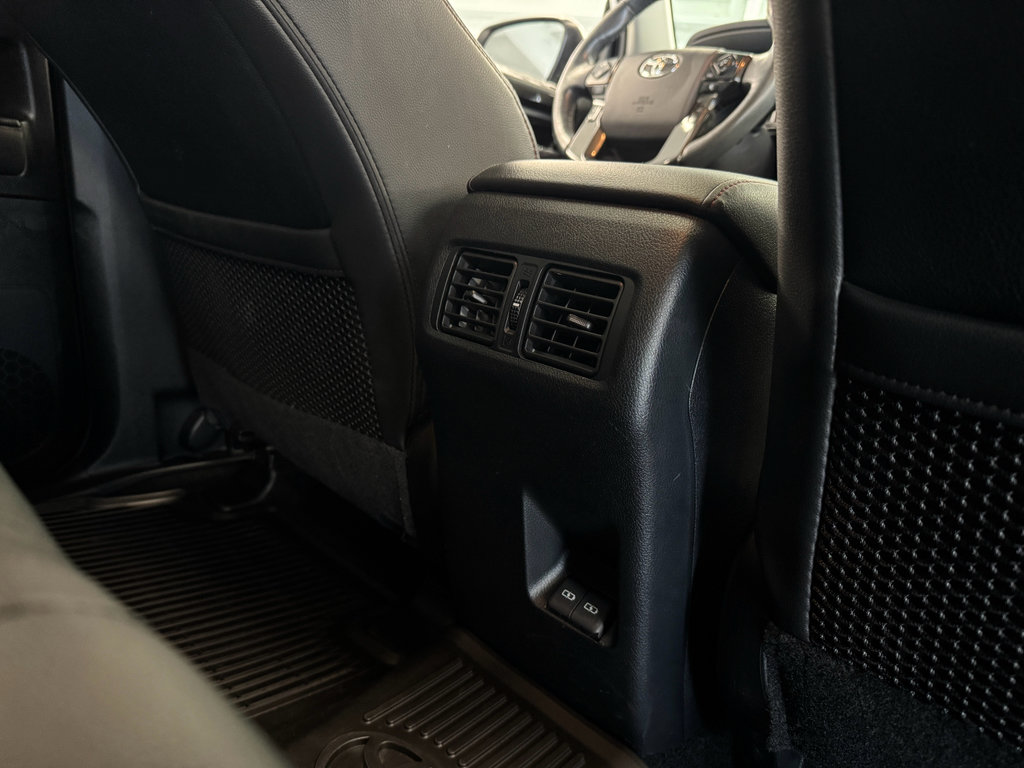 Used 2023 Toyota 4Runner TRD Off-Road Premium w/ Off Road Premium Plus Package AWD/4WD image 30