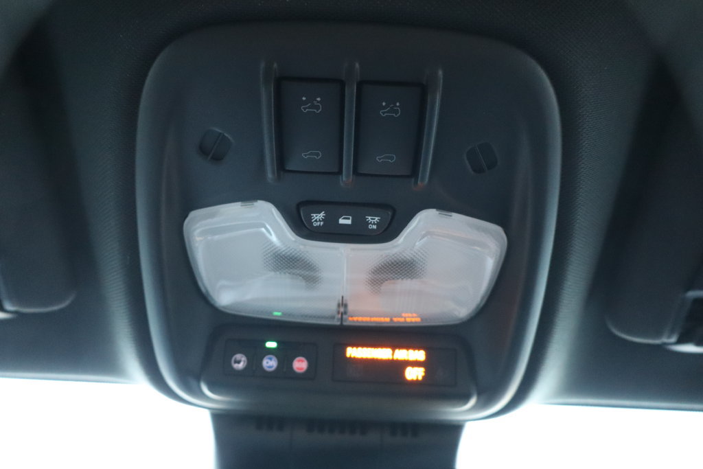 Used 2025 Chevrolet Colorado ZR2 w/ Technology Package AWD/4WD image 20