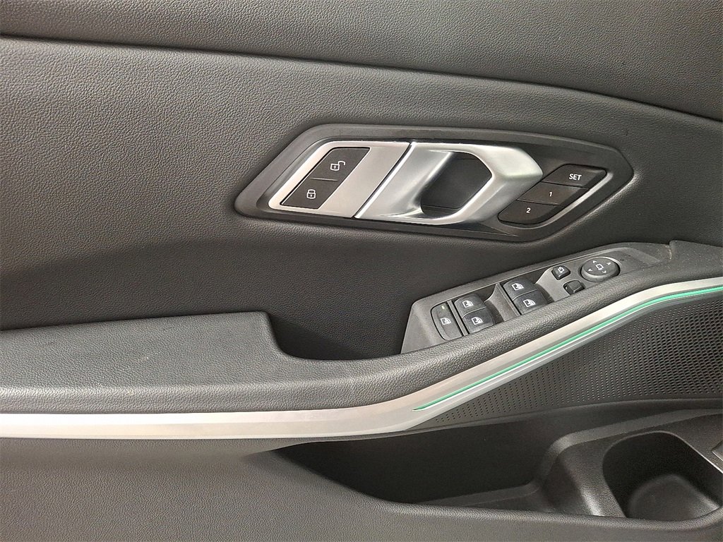 Used 2023 BMW 330i xDrive Sedan w/ Premium Package image 15