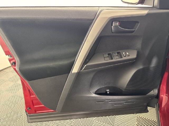 Used 2018 Toyota RAV4 LE w/ All Weather Liner Package AWD/4WD image 24