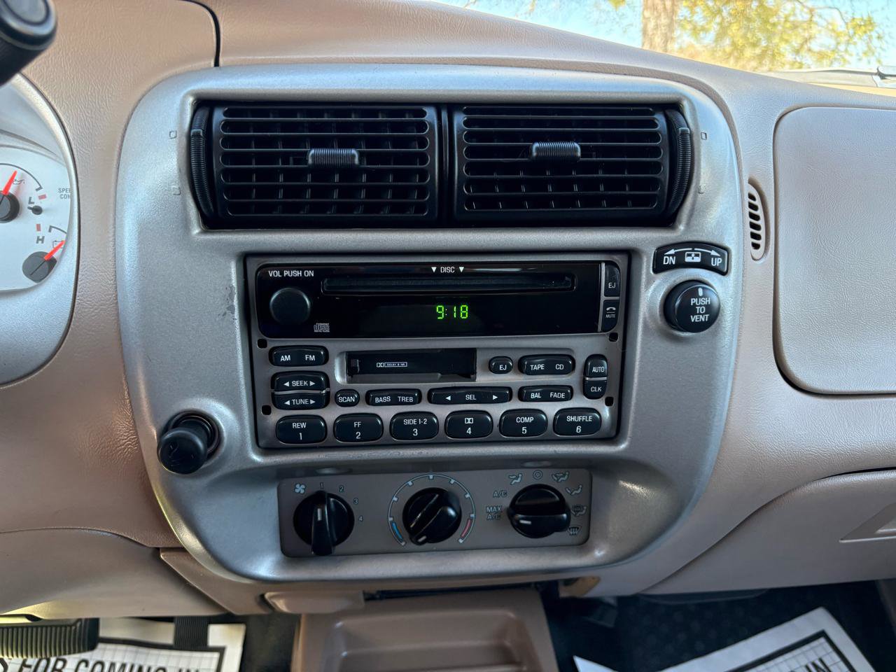 Used 2001 Ford Explorer Sport Trac 2WD image 34