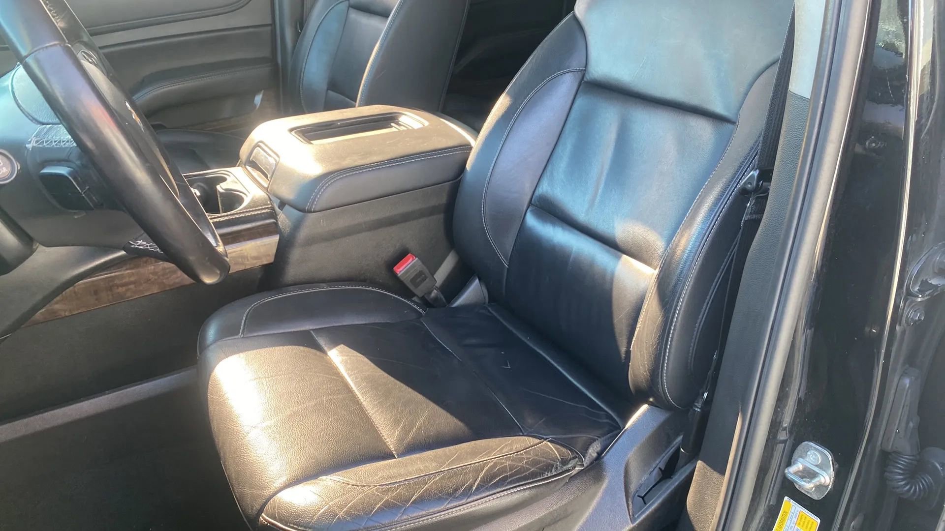 Used 2018 Chevrolet Suburban LT image 17