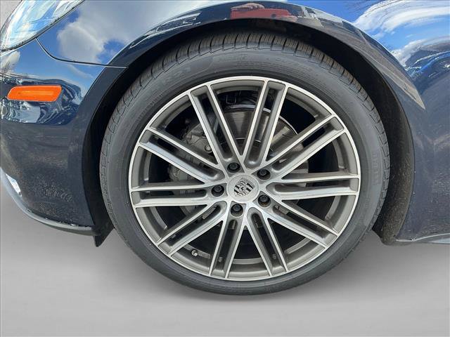 Used 2018 Porsche Panamera 4S image 9