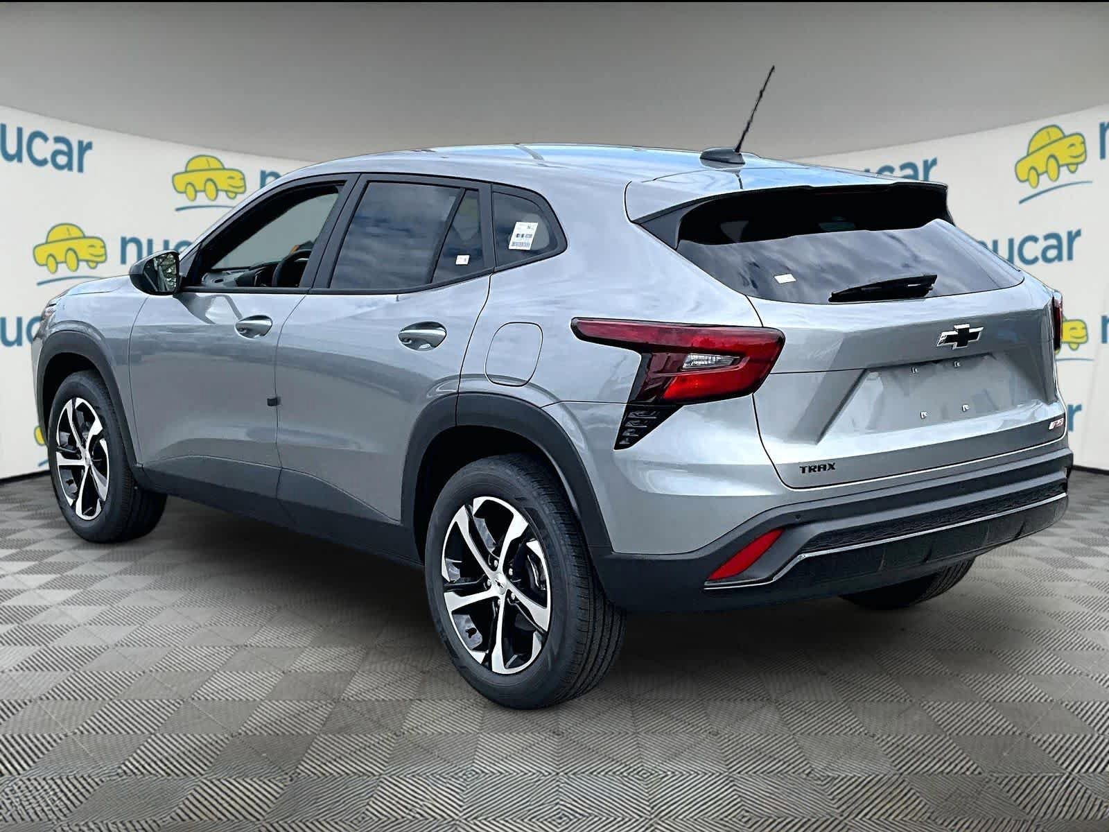 New 2026 Chevrolet Trax RS w/ Driver Confidence Package FWD image 5