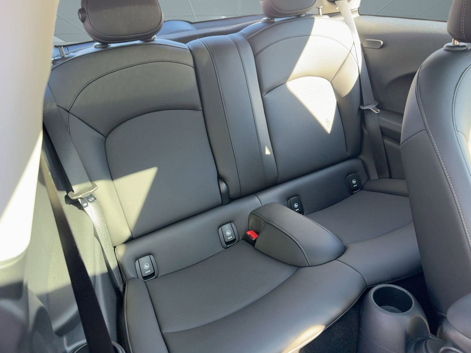 Used 2020 MINI Cooper 2-Door Hardtop w/ Storage Package image 29