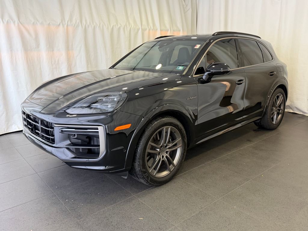 Certified 2025 Porsche Cayenne Turbo AWD/4WD image 1