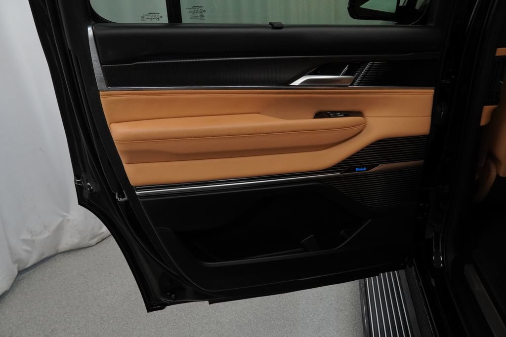 Certified 2025 Jeep Grand Wagoneer Series III w/ Rear Seat Video Group 1 AWD/4WD image 45