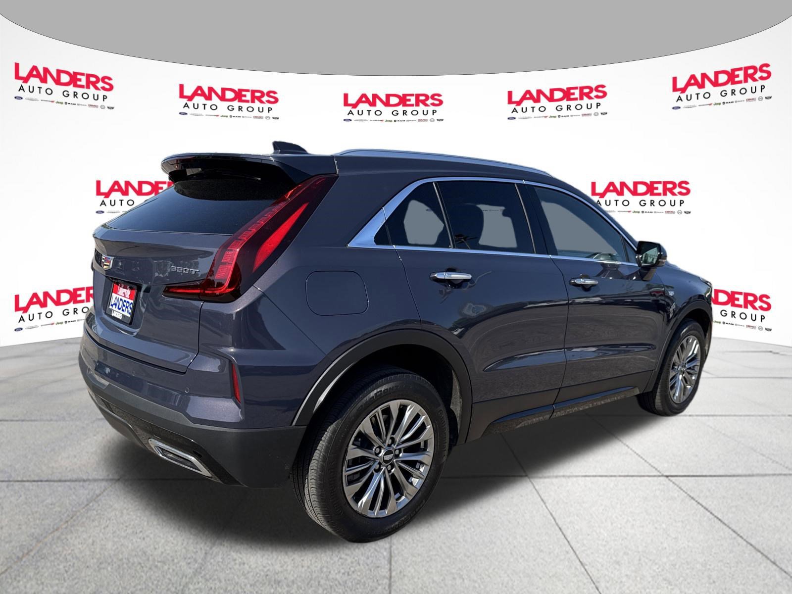 Used 2024 Cadillac XT4 Premium Luxury FWD image 3