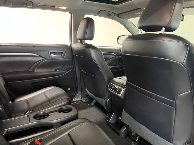 Used 2015 Toyota Highlander Limited image 14