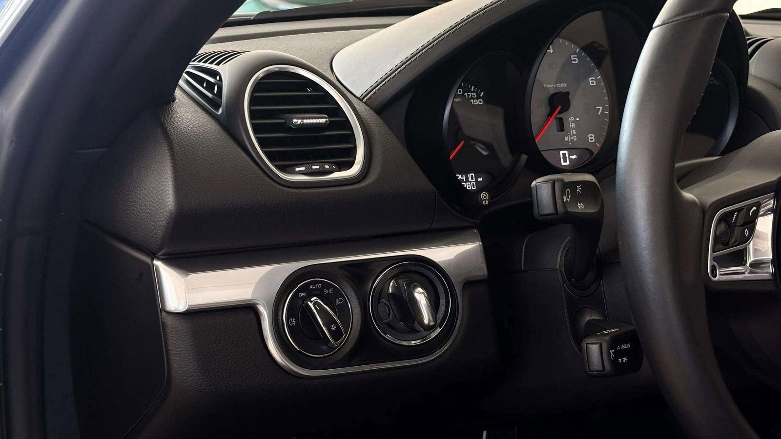 Used 2025 Porsche 718 Boxster S image 32