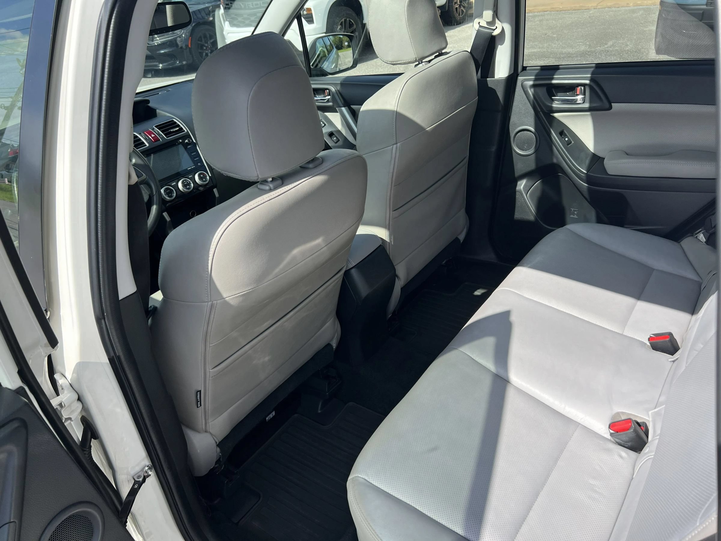 Used 2016 Subaru Forester 2.5i Touring w/ Eyesight & Navigation System AWD/4WD image 13