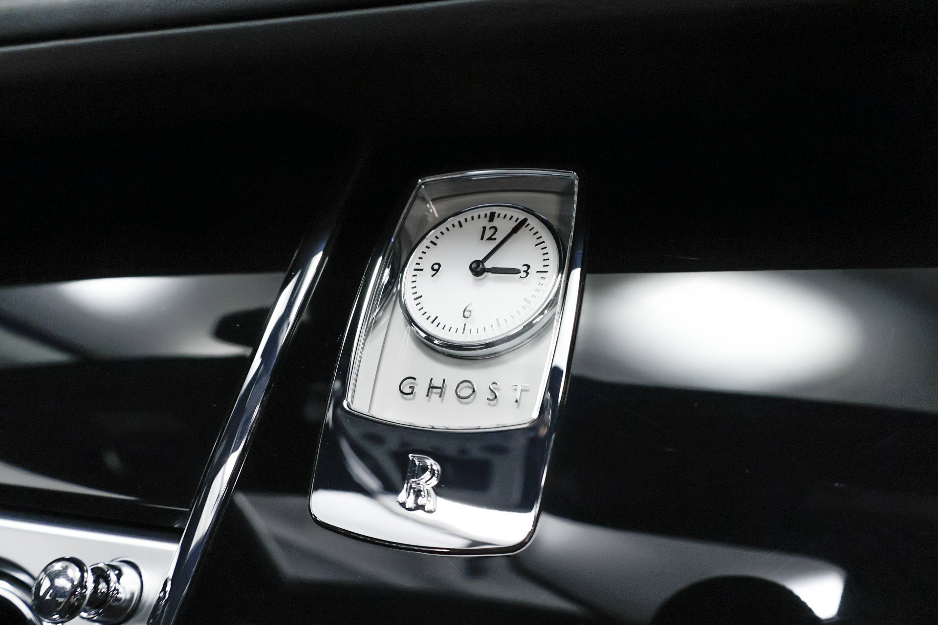 Used 2016 Rolls-Royce Ghost image 48