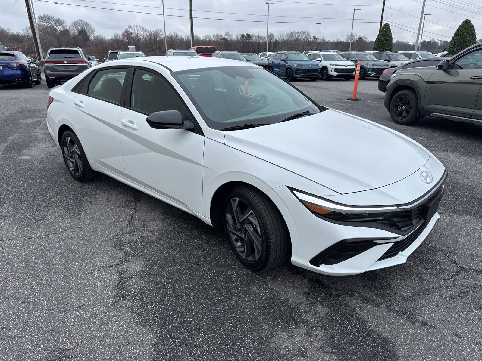 Certified 2025 Hyundai Elantra Sport image 3