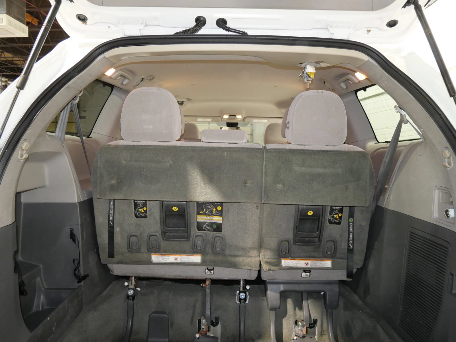 Used 2018 Toyota Sienna LE FWD image 21