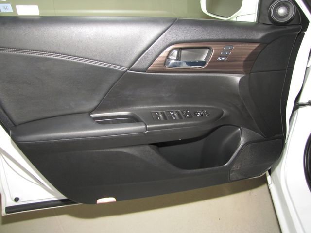 Certified 2017 Honda Accord EX-L image 11