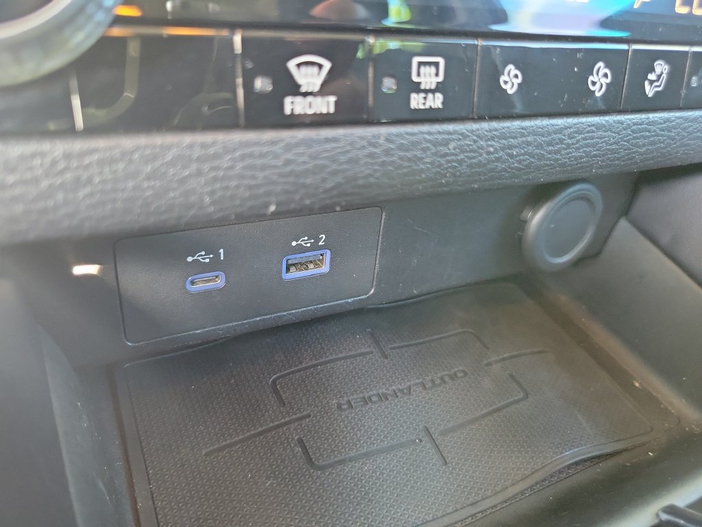 Used 2023 Mitsubishi Outlander ES FWD image 37