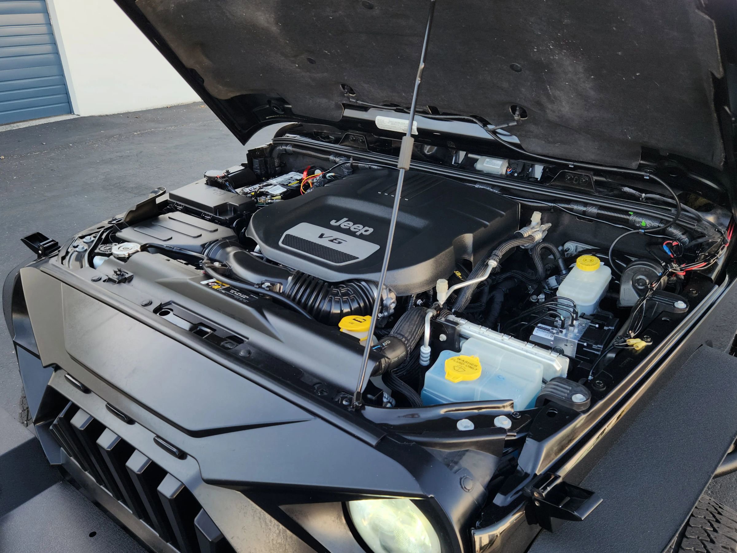 Used 2017 Jeep Wrangler Unlimited Rubicon w/ Cold Weather Group image 22