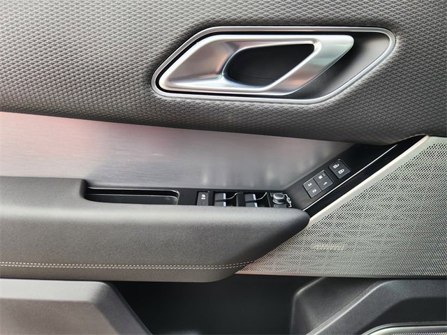 Used 2022 Land Rover Range Rover Velar R-Dynamic S image 23