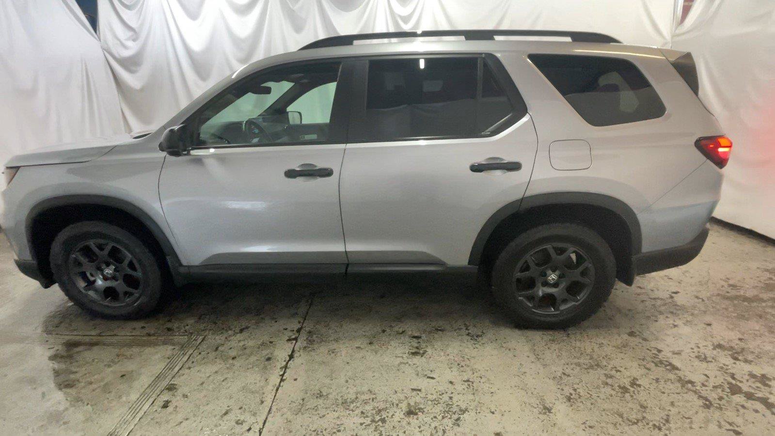 Certified 2025 Honda Pilot TrailSport image 12