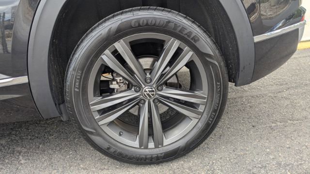 Used 2022 Volkswagen Atlas Cross Sport SEL R-Line image 10