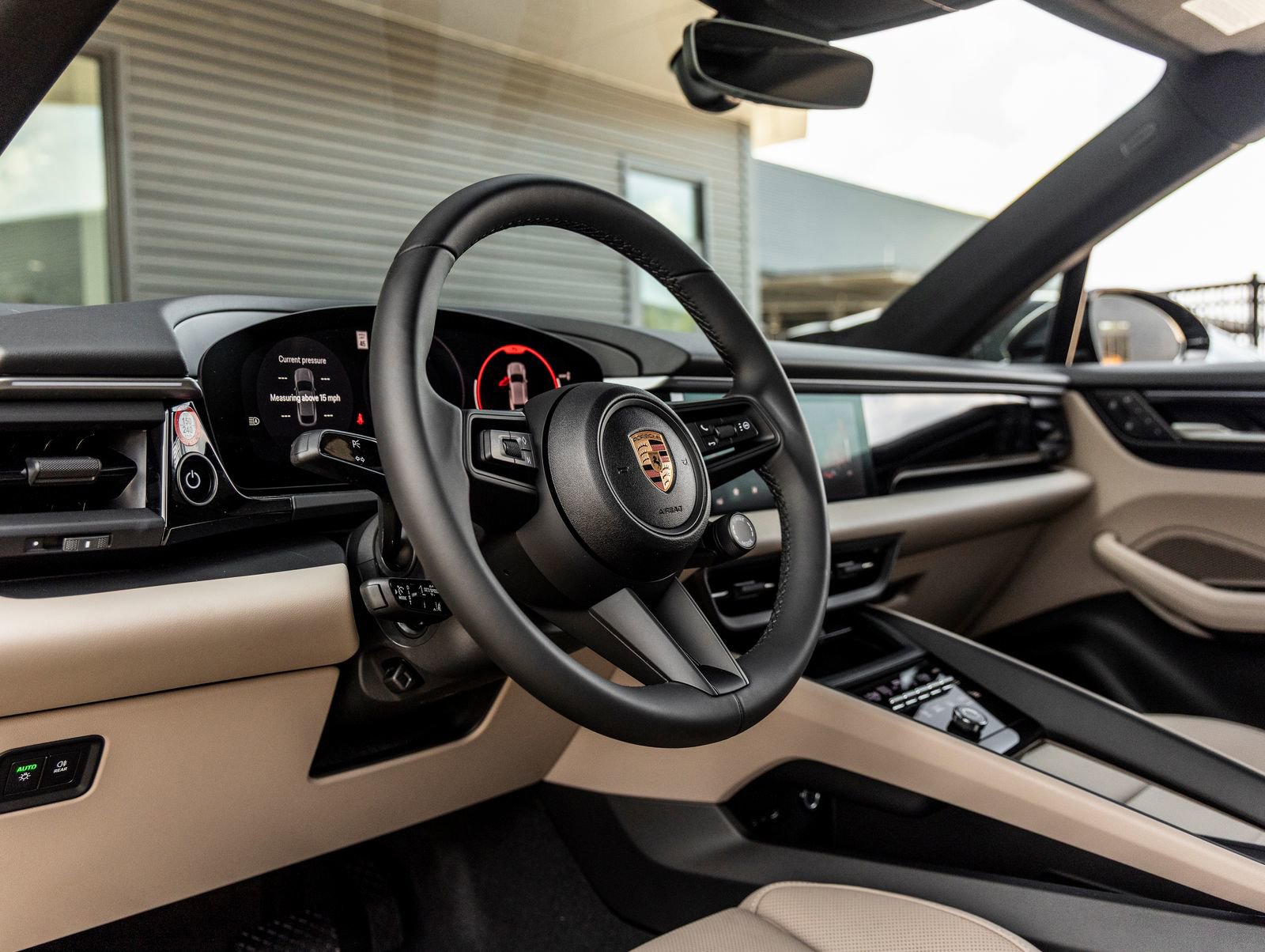Certified 2025 Porsche Macan 4 Electric image 4
