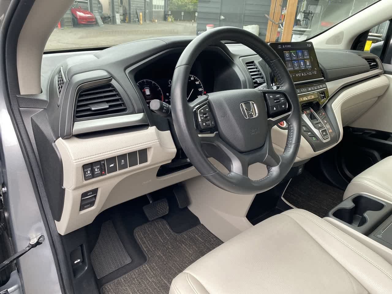 Used 2025 Honda Odyssey EX-L image 2