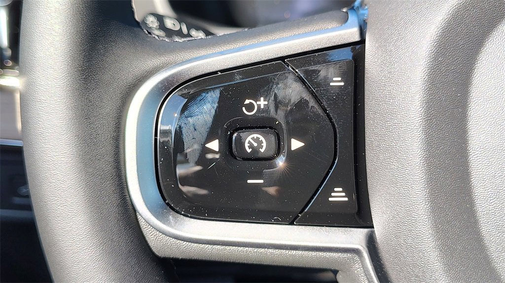 New 2026 Volvo XC90 B6 Core image 14