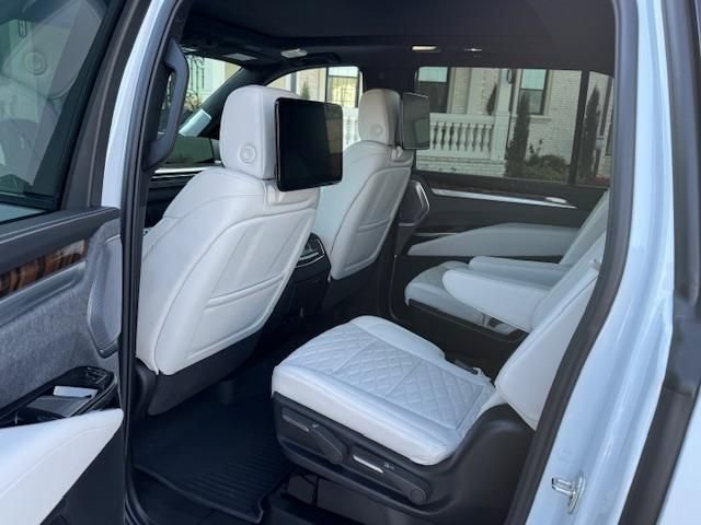Used 2026 Cadillac Escalade ESV Platinum Sport w/ LPO, Floor Liner Package image 17