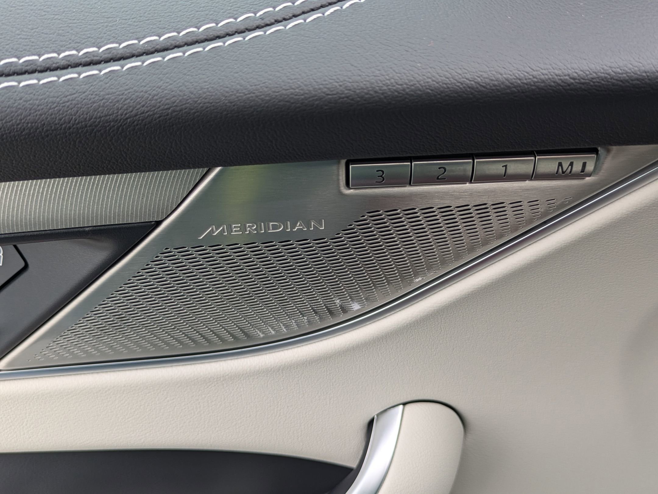 Used 2026 Jaguar F-PACE R-Dynamic S image 22