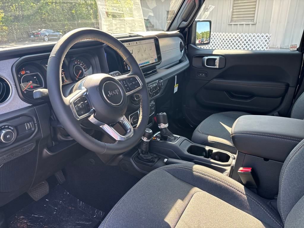 Used 2024 Jeep Wrangler Sahara image 2