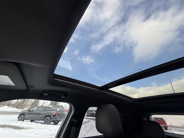 Used 2023 Chevrolet TrailBlazer RS w/ Sun and Liftgate Package image 46