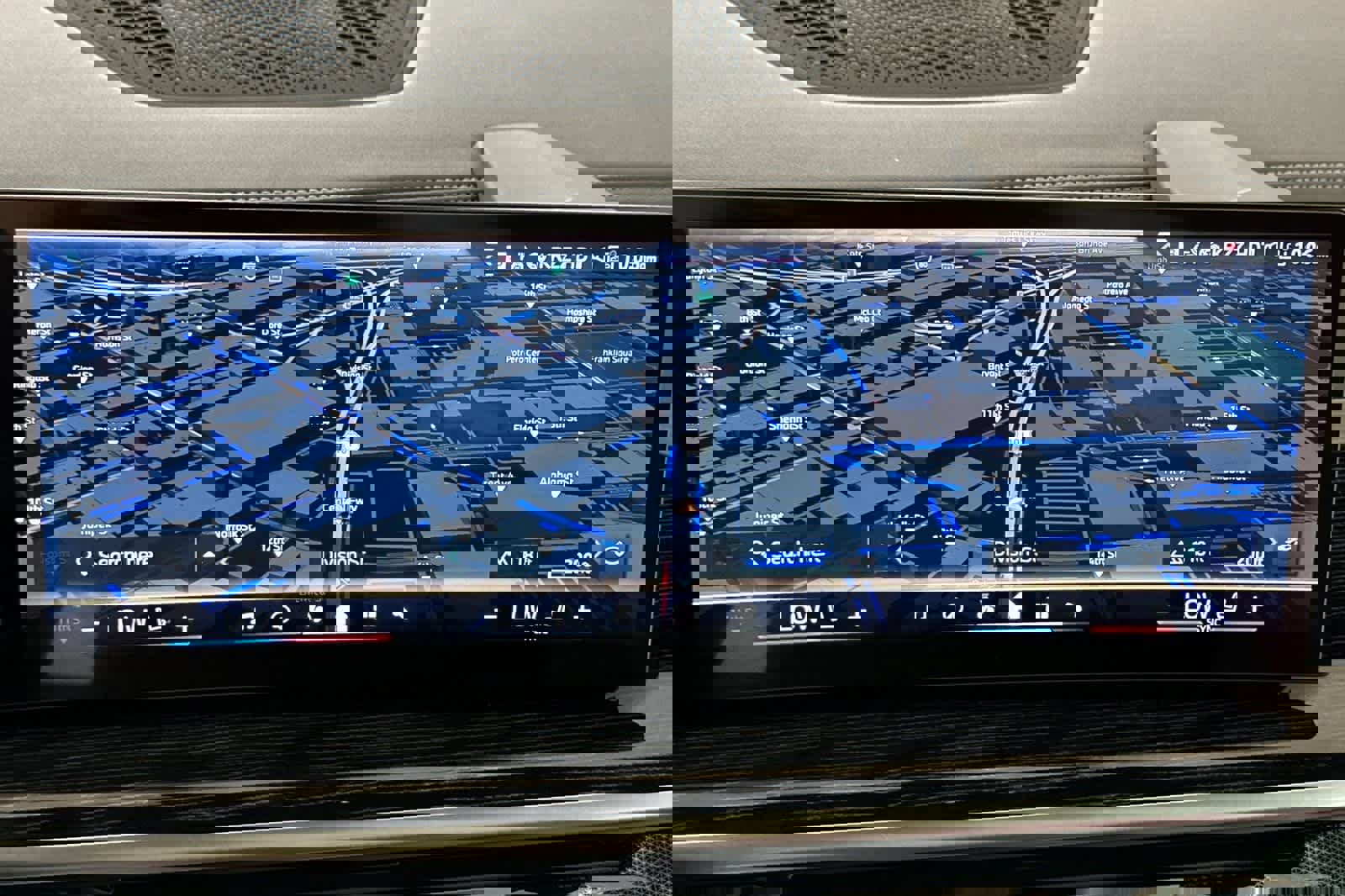 New 2026 BMW X6 xDrive40i w/ Executive Package image 19