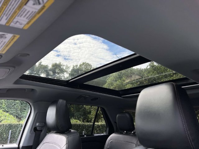 Certified 2021 Ford Explorer Limited w/ Equipment Group 301A RWD image 7
