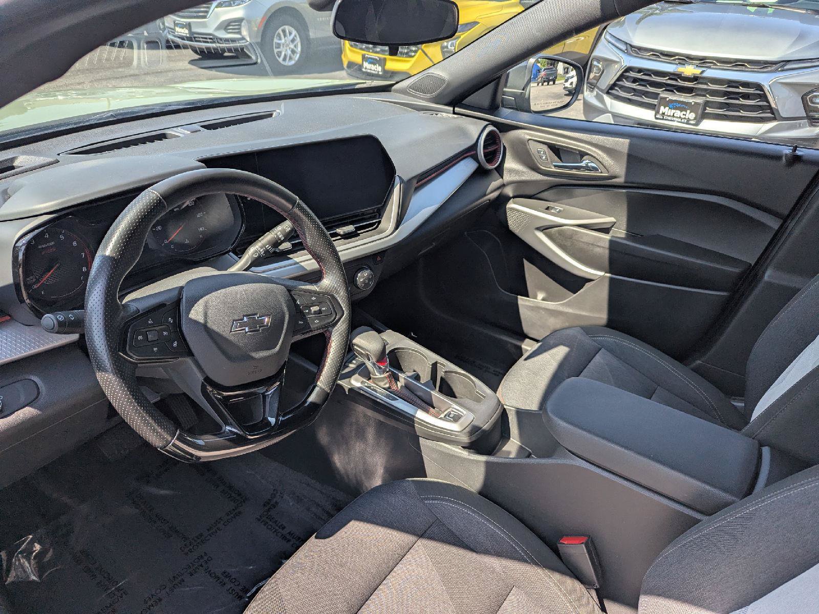 Used 2024 Chevrolet Trax RS w/ Driver Confidence Package FWD image 13