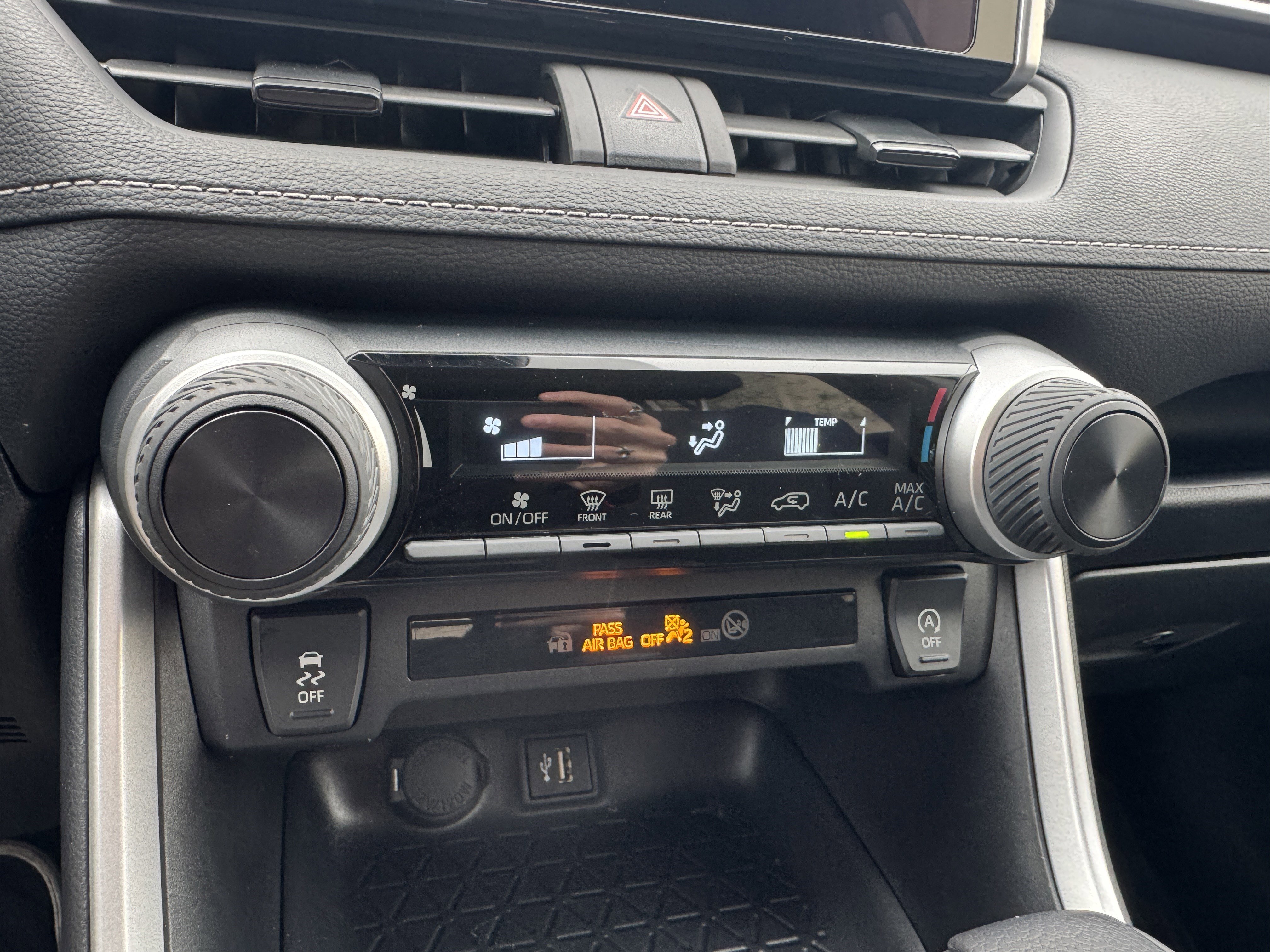 Certified 2025 Toyota RAV4 LE image 25
