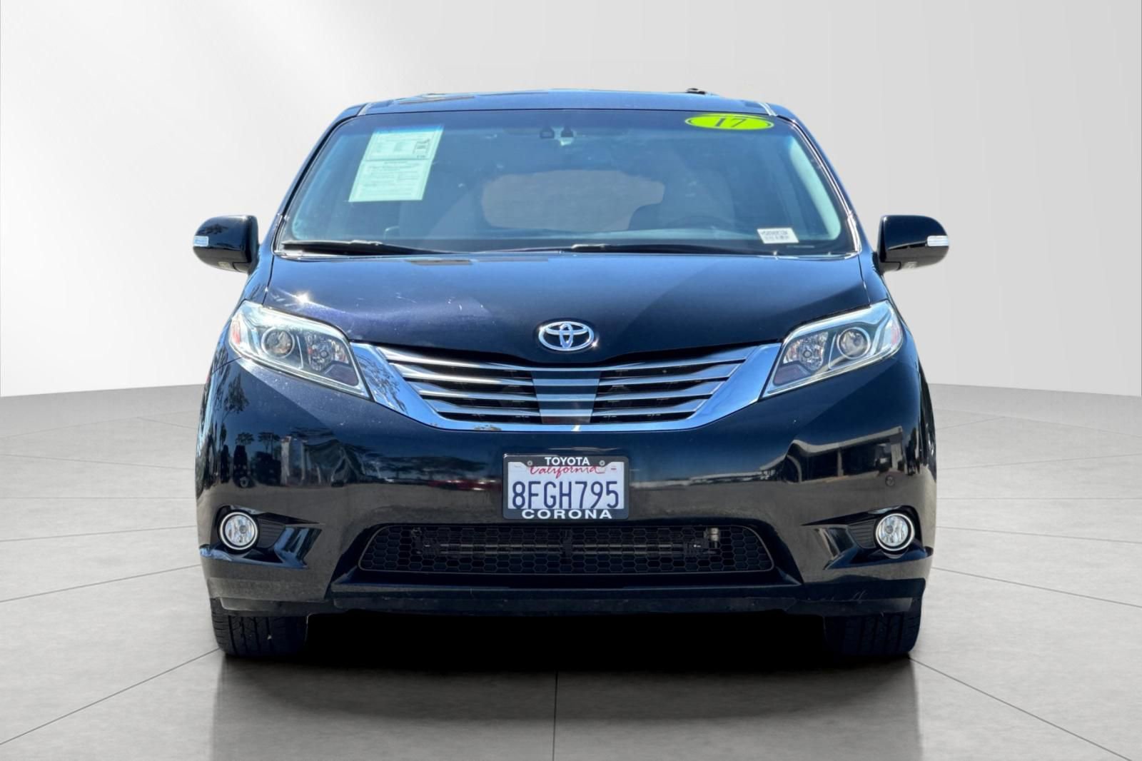 Used 2017 Toyota Sienna Limited Premium w/ Advanced Technology Package FWD image 9