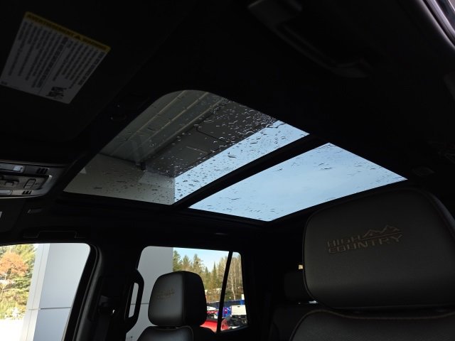 Used 2023 Chevrolet Tahoe High Country image 7