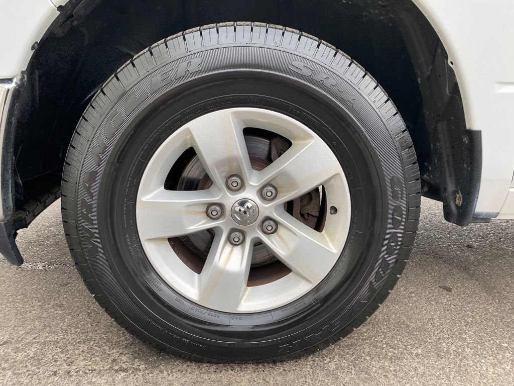 Used 2020 RAM 1500 Classic SLT image 30