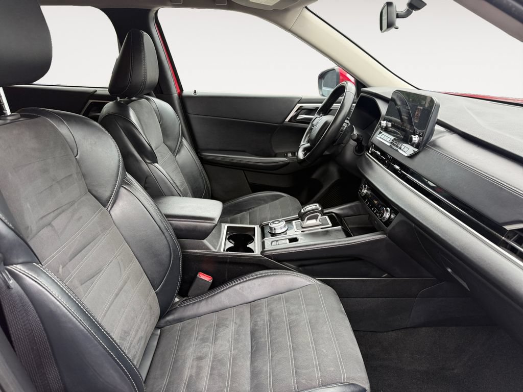 Used 2024 Mitsubishi Outlander SE AWD/4WD image 15