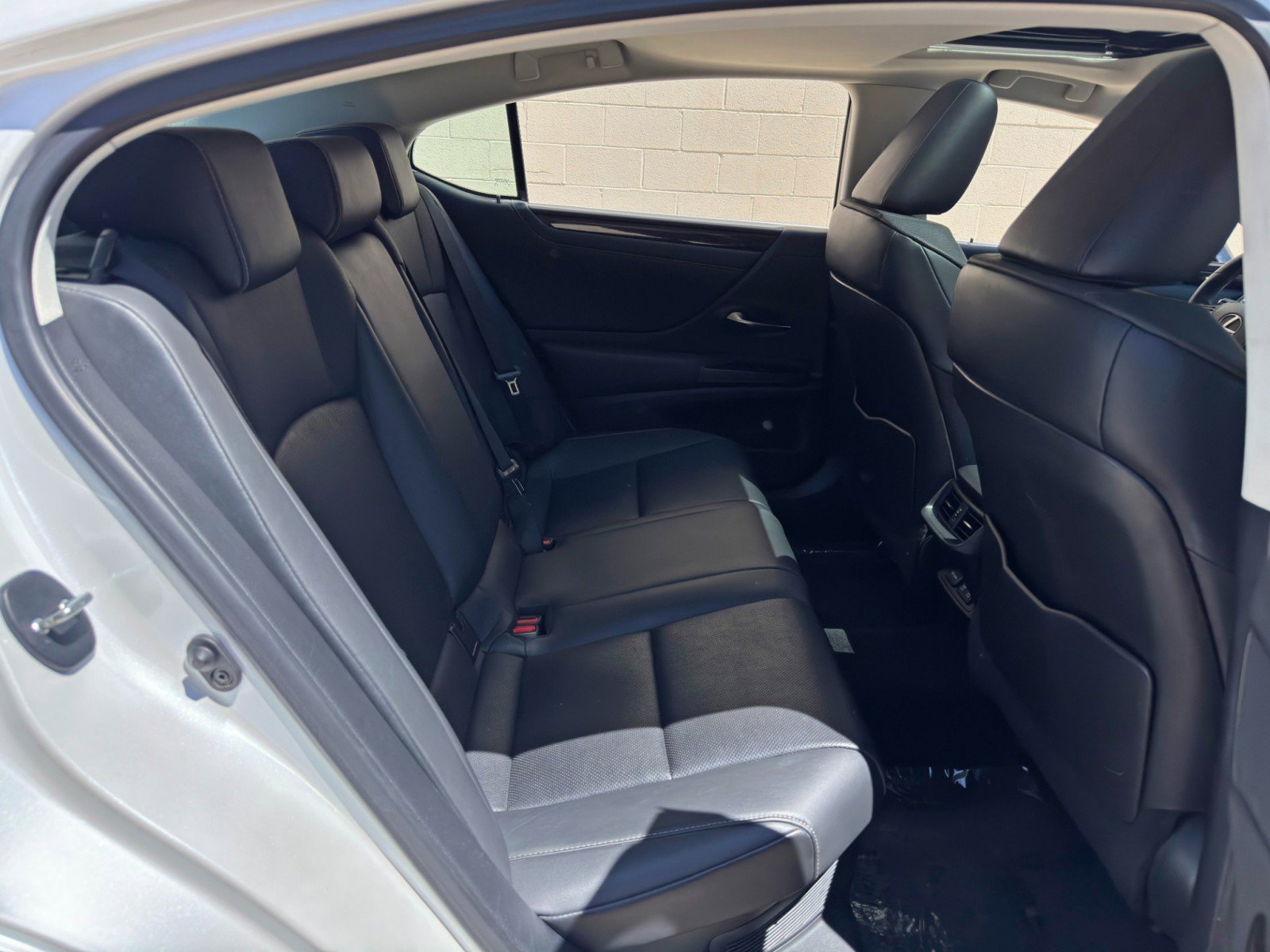 Used 2021 Lexus ES 300h w/ Accessory Package 2 FWD image 36