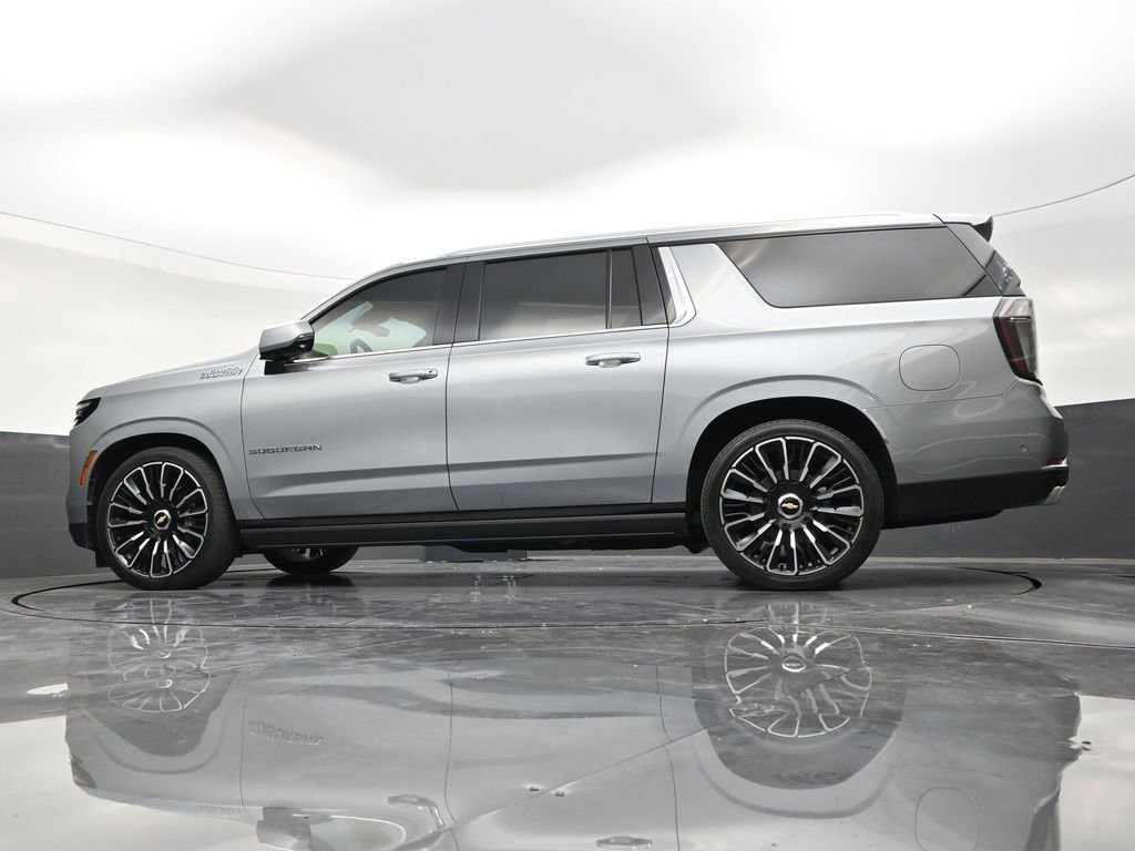 Used 2025 Chevrolet Suburban High Country AWD/4WD image 21